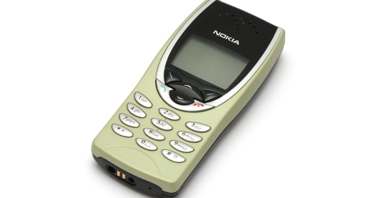Nokia 8210