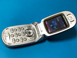Motorola V300