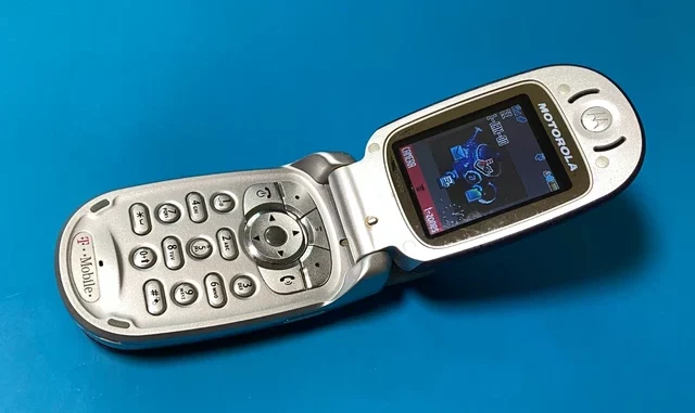 Motorola V300
